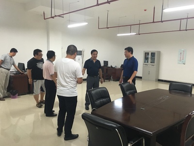 集团向导调研老动物园停车场_拉斯维加斯3133cc