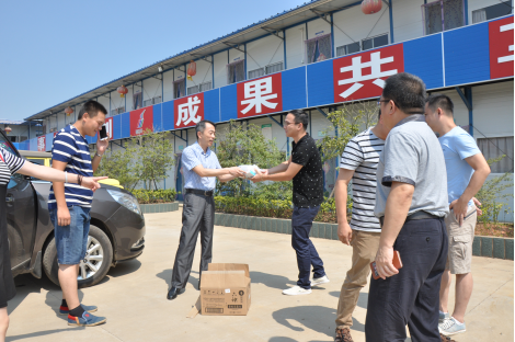南昌城投集团开展“送清凉”走访慰问活动_拉斯维加斯3133cc
